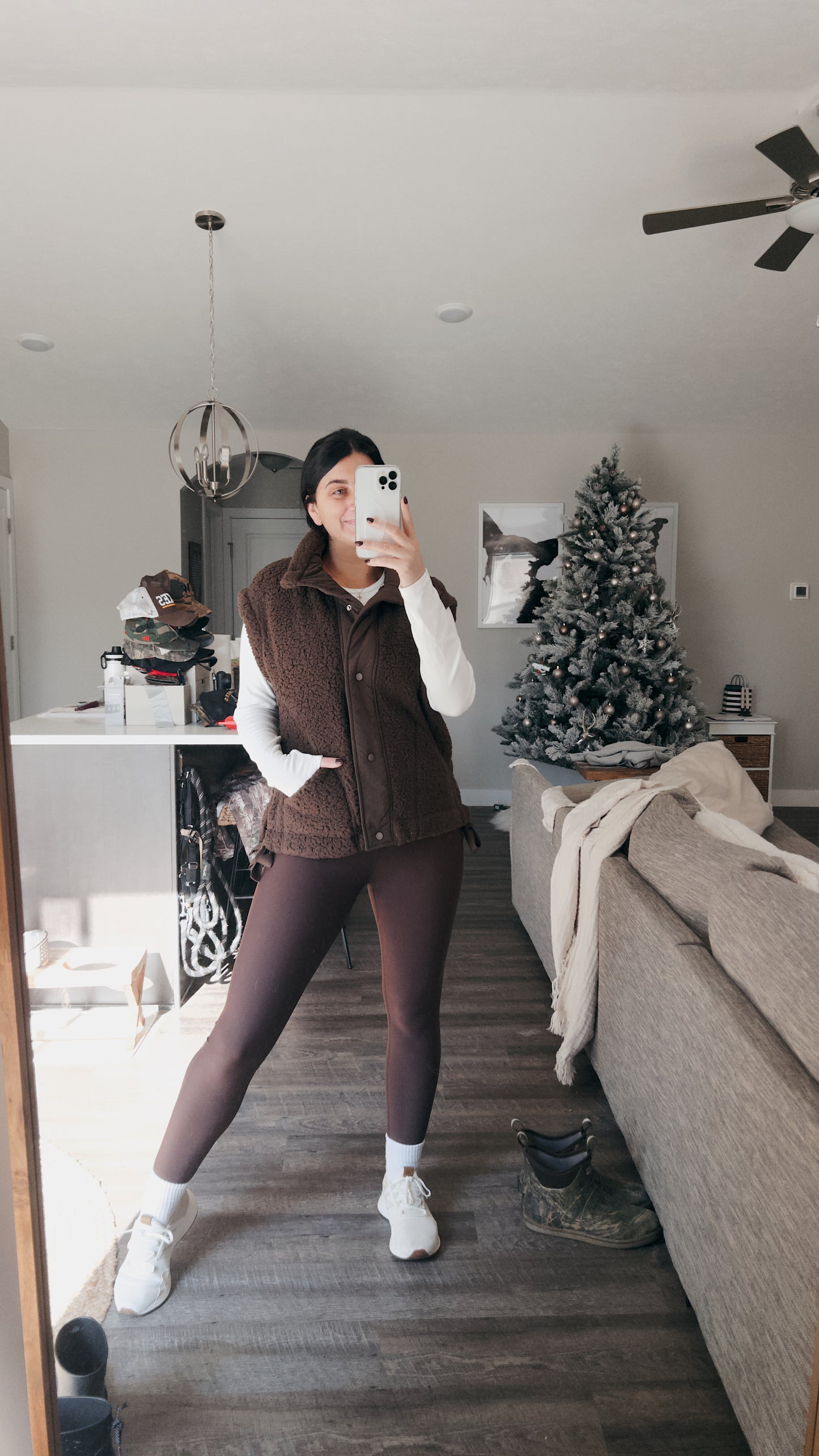 Button Down Sherpa Vest - Cocoa