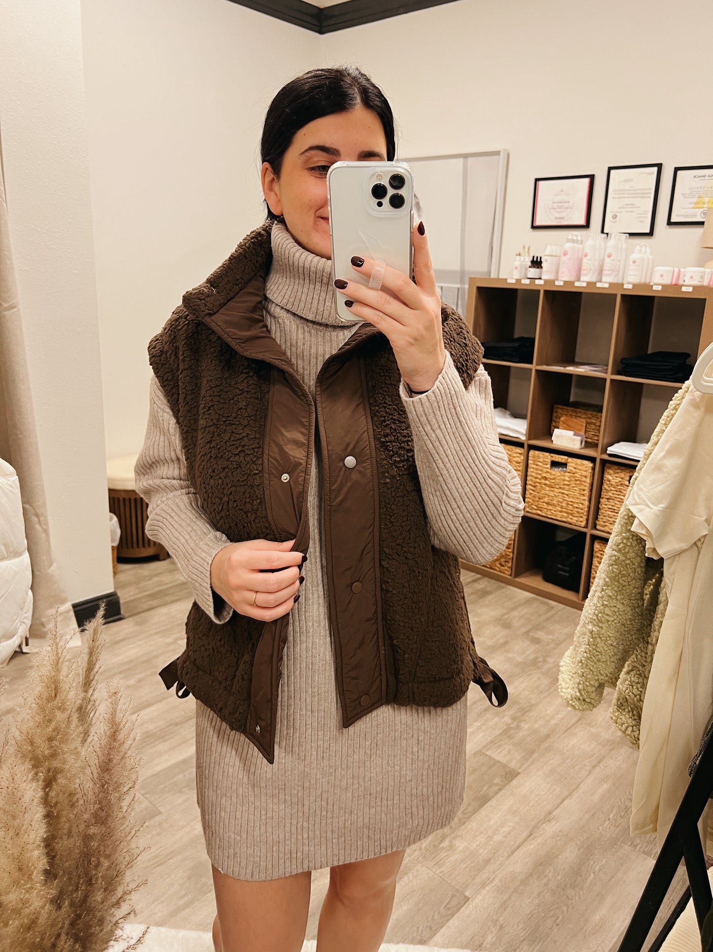 Button Down Sherpa Vest - Cocoa