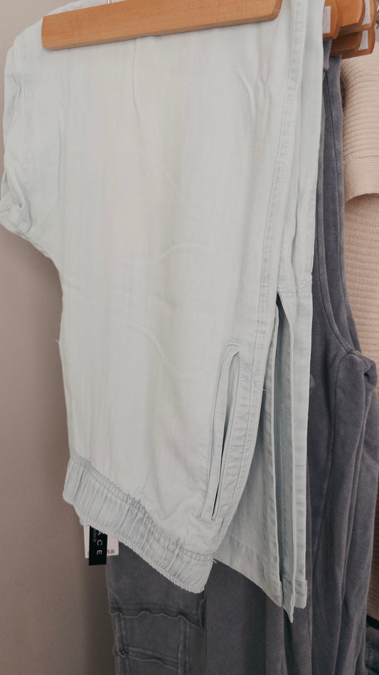 Wide Leg Lightweight Pants - Size Large